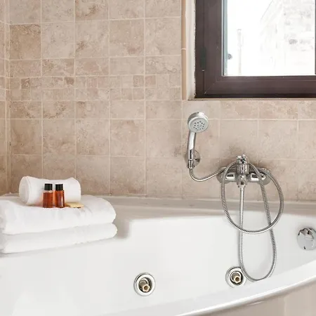 Castriota19 - Jacuzzi Room & Apartment Sit Lecce Extérieur photo